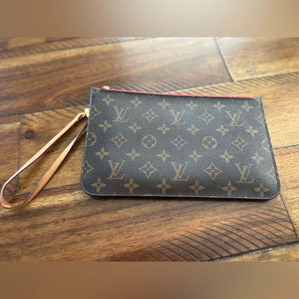Louis Vuitton Pochette